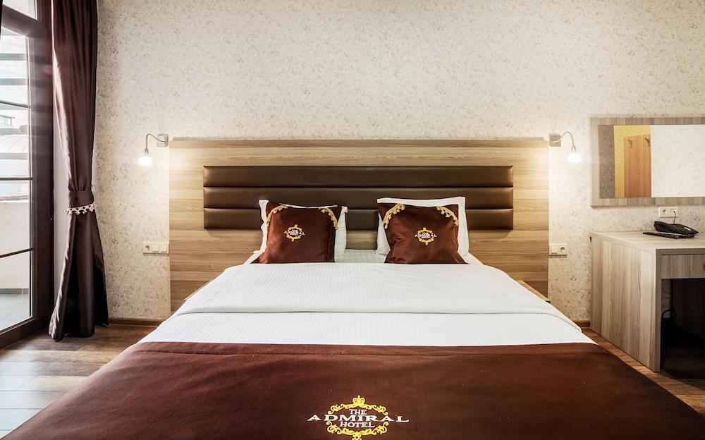The Admiral Hotel Batumi Ngoại thất bức ảnh