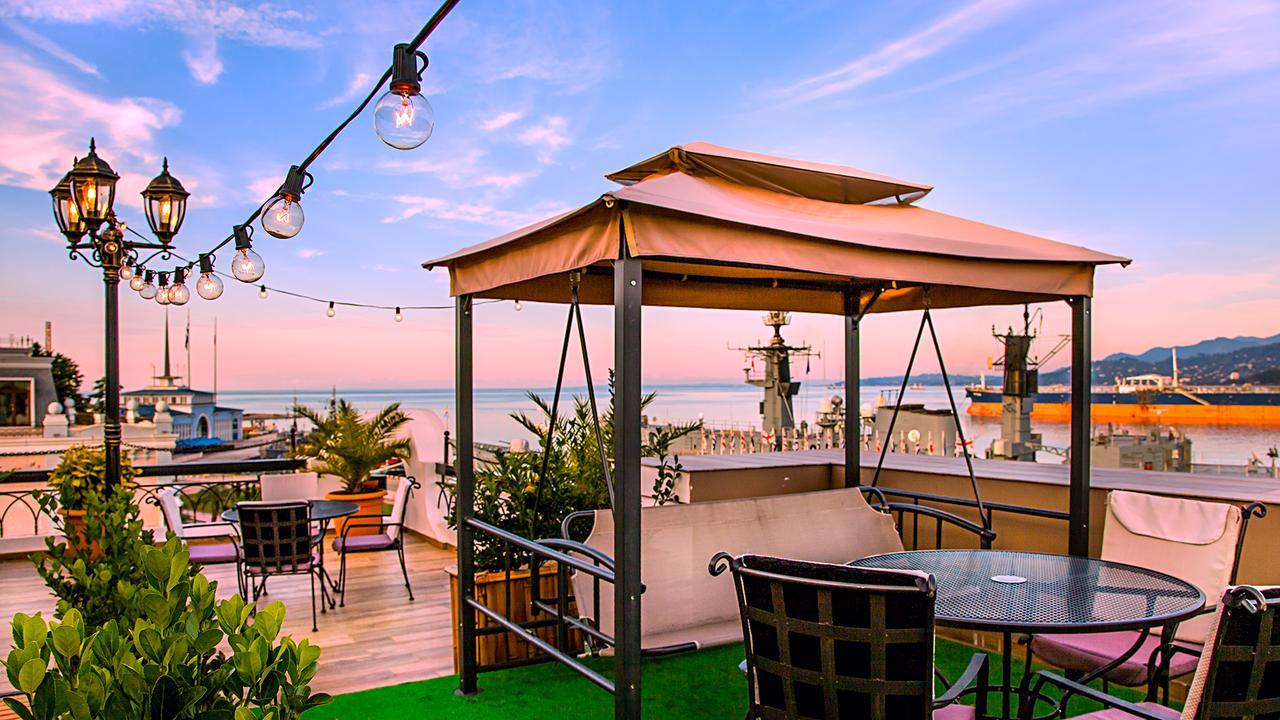 The Admiral Hotel Batumi Ngoại thất bức ảnh