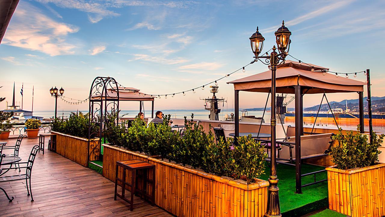 The Admiral Hotel Batumi Ngoại thất bức ảnh