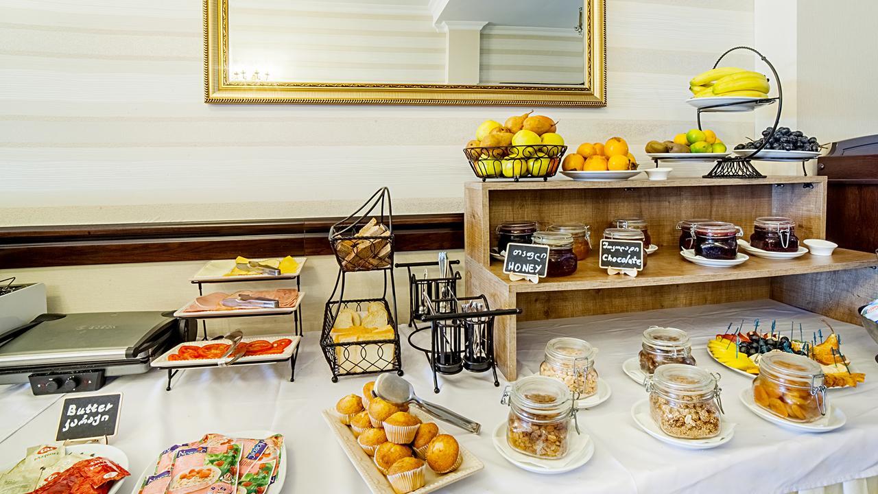 The Admiral Hotel Batumi Ngoại thất bức ảnh